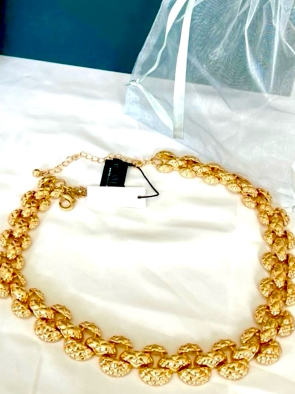NWT Statement White House
Black Market
Gold -tone Quilted 
Adjustable Necklace